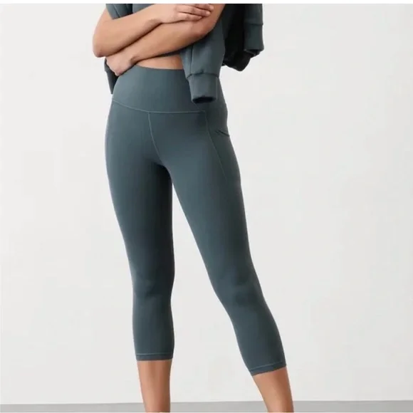 NWT Athleta Salutation Stash Eden Capri Size XXS - Picture 5 of 8